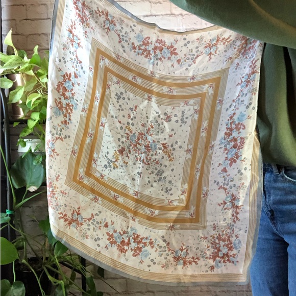 Vintage Oscar De La Renta Silk Scarf - Picture 2 of 4